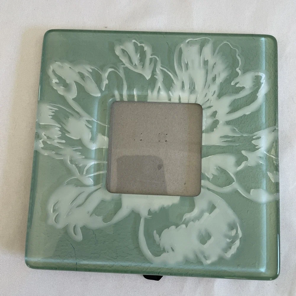 Vintage Sylvestri April Cornell Glass Photo Frame Green & White Flower Etched‎